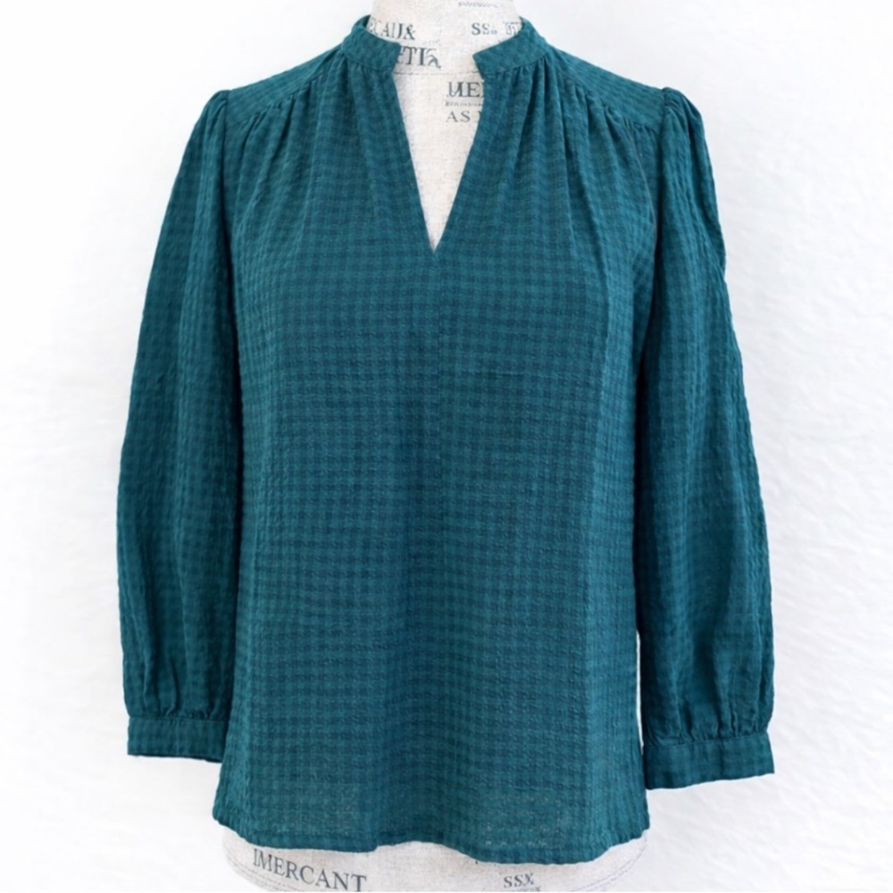 NWT! Trovata Birds of Paradise Teal/Blue Keyhole Neck Blouse Size XS